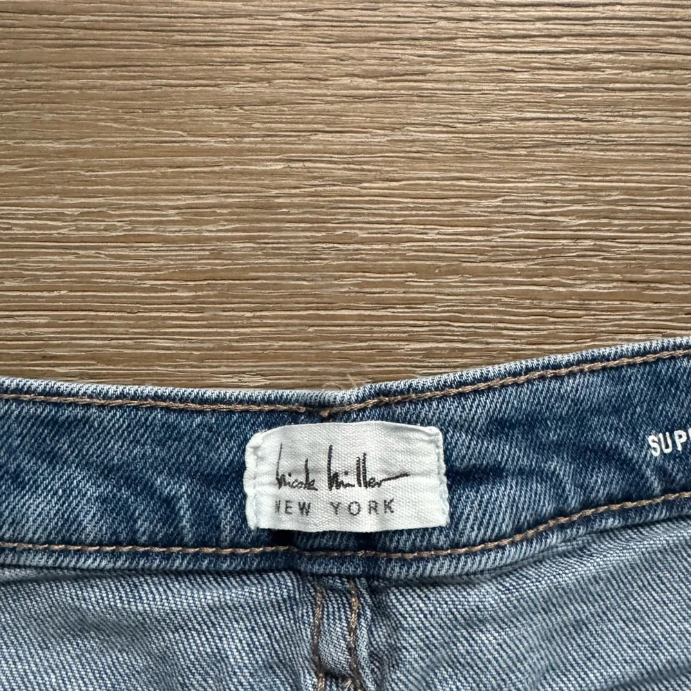 Nicole Miller women’s NOMAD SUPER HIGH RISE CLASSIC FIT denim shorts size 10 - Picture 4 of 5